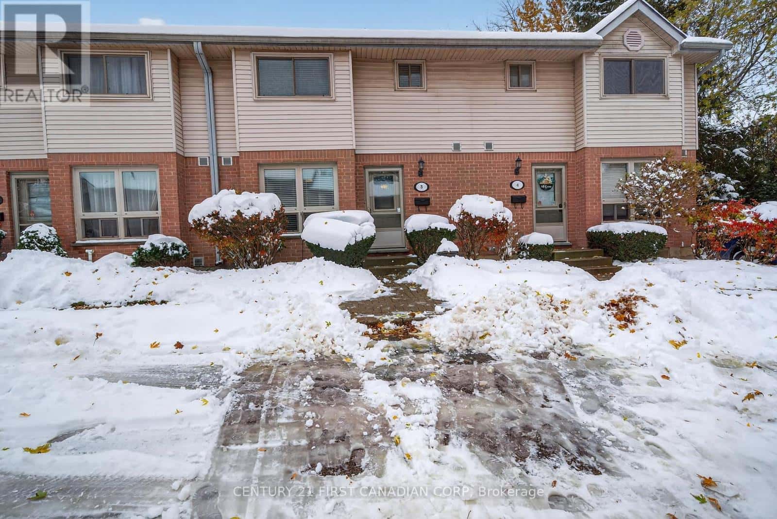 3 - 35 WATERMAN AVENUE — London South (South R), Ontario - Photo 2 of 37