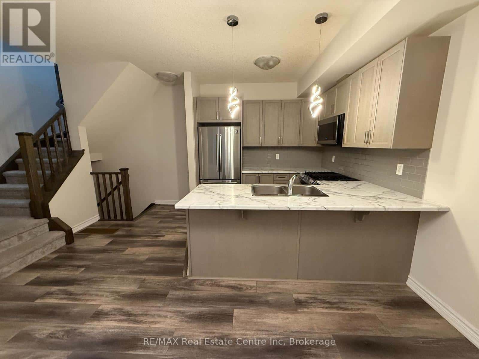 108 - 445 ONTARIO STREET S — Milton (TM Timberlea), Ontario - Photo 5 of 19