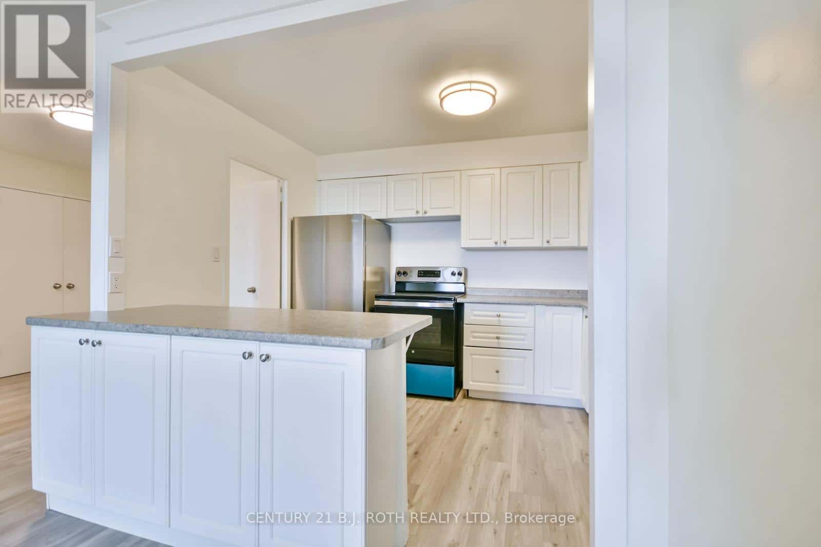 45 - 2 GROVE STREET E — Barrie (Wellington), Ontario - Photo 4 of 22