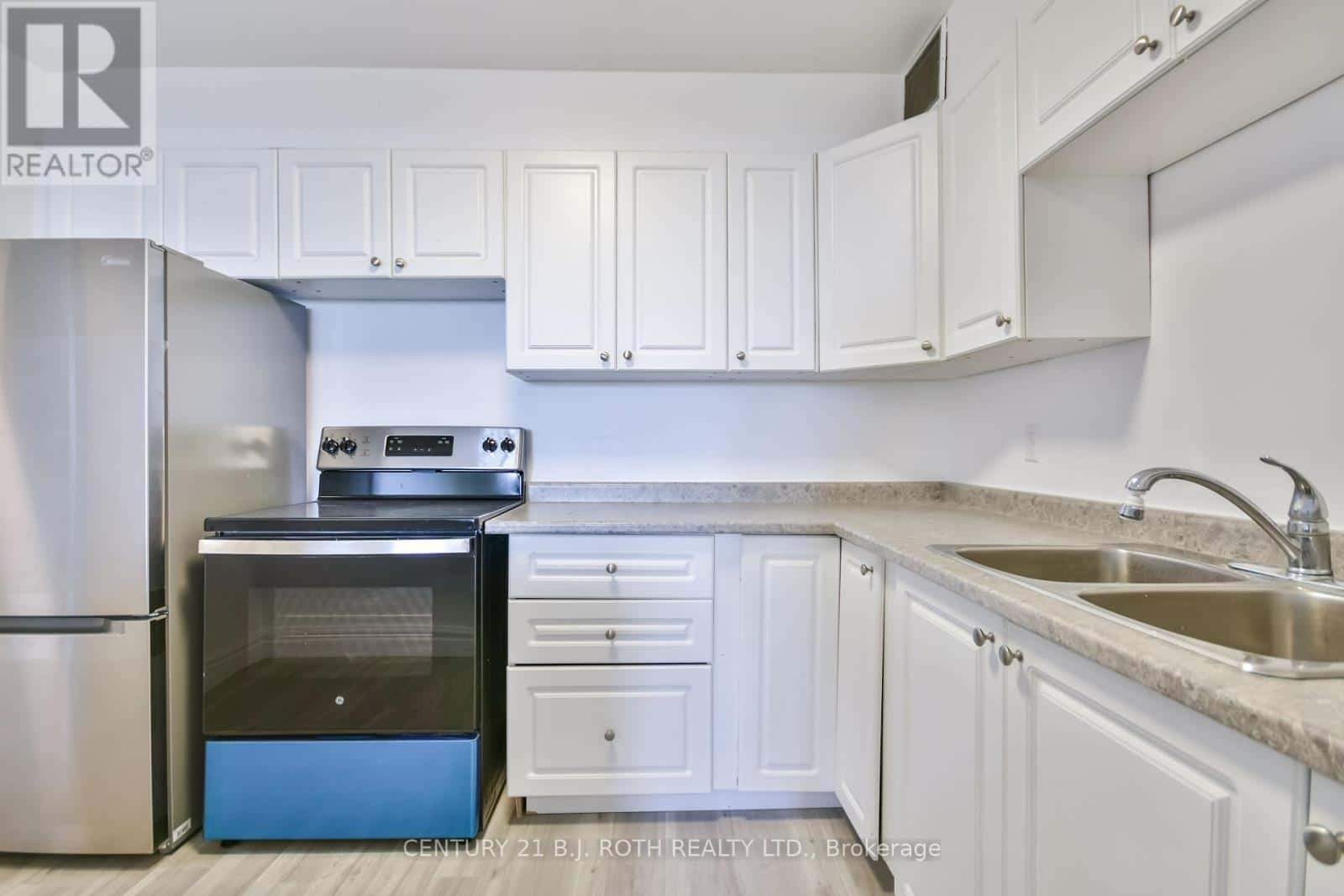 45 - 2 GROVE STREET E — Barrie (Wellington), Ontario - Photo 5 of 22