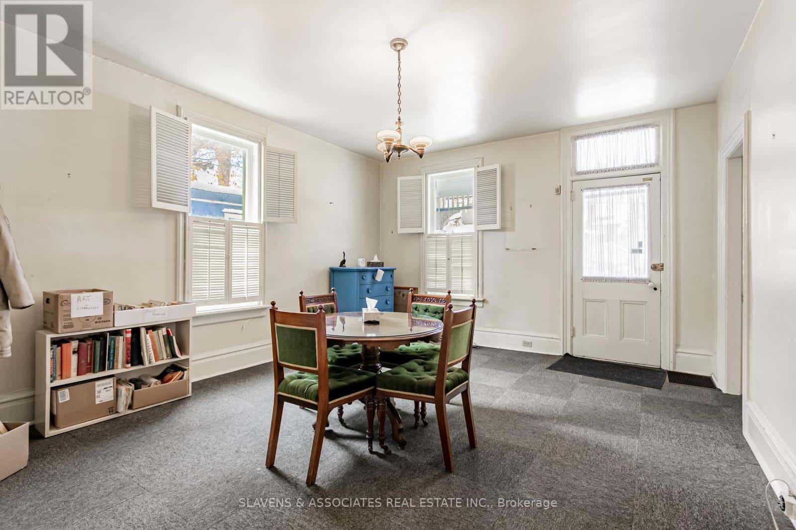 49 QUEENS DRIVE — Toronto (Weston), Ontario - Photo 4 of 32