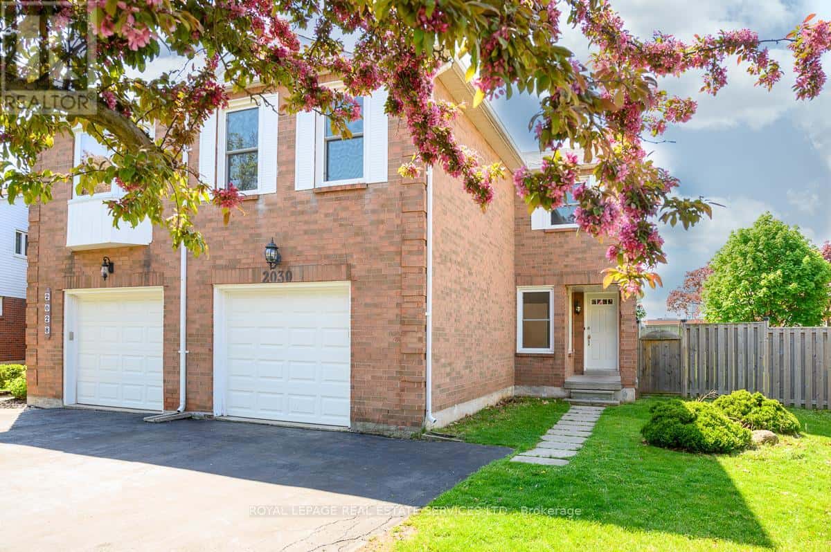 2030 GLENADA CRESCENT — Oakville (WC Wedgewood Creek), Ontario - Photo 2 of 35