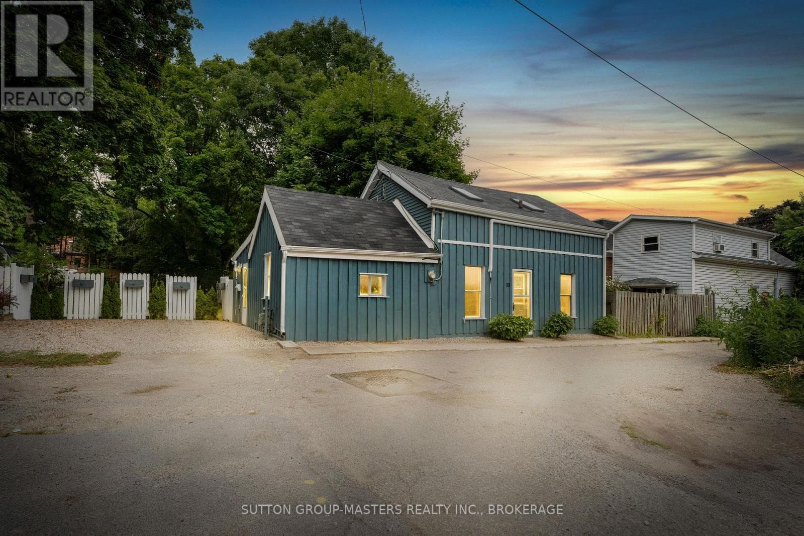 60 CENTRE STREET — Gananoque, Ontario - Main photo