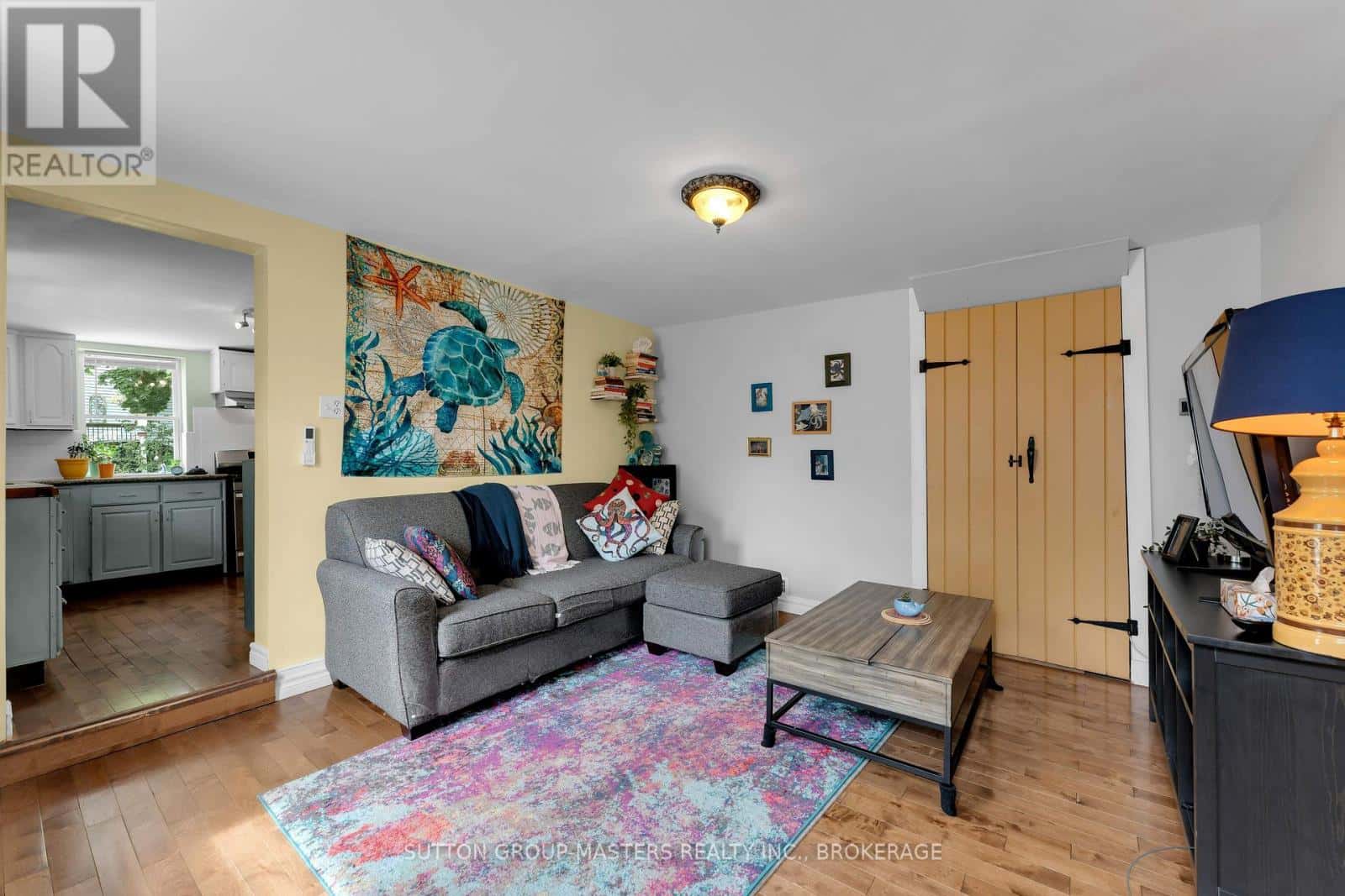 60 CENTRE STREET — Gananoque, Ontario - Photo 5 of 34