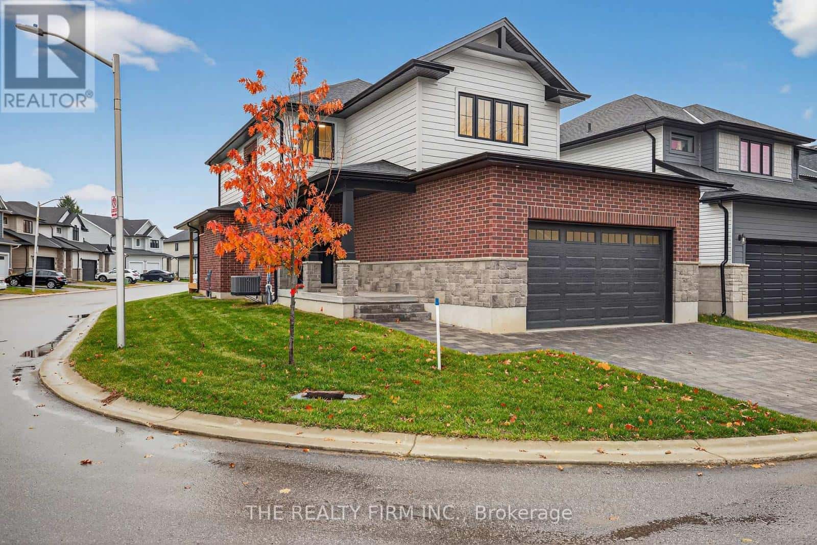 30 - 22701 ADELAIDE ROAD — Strathroy-Caradoc (Mount Brydges), Ontario - Photo 2 of 49