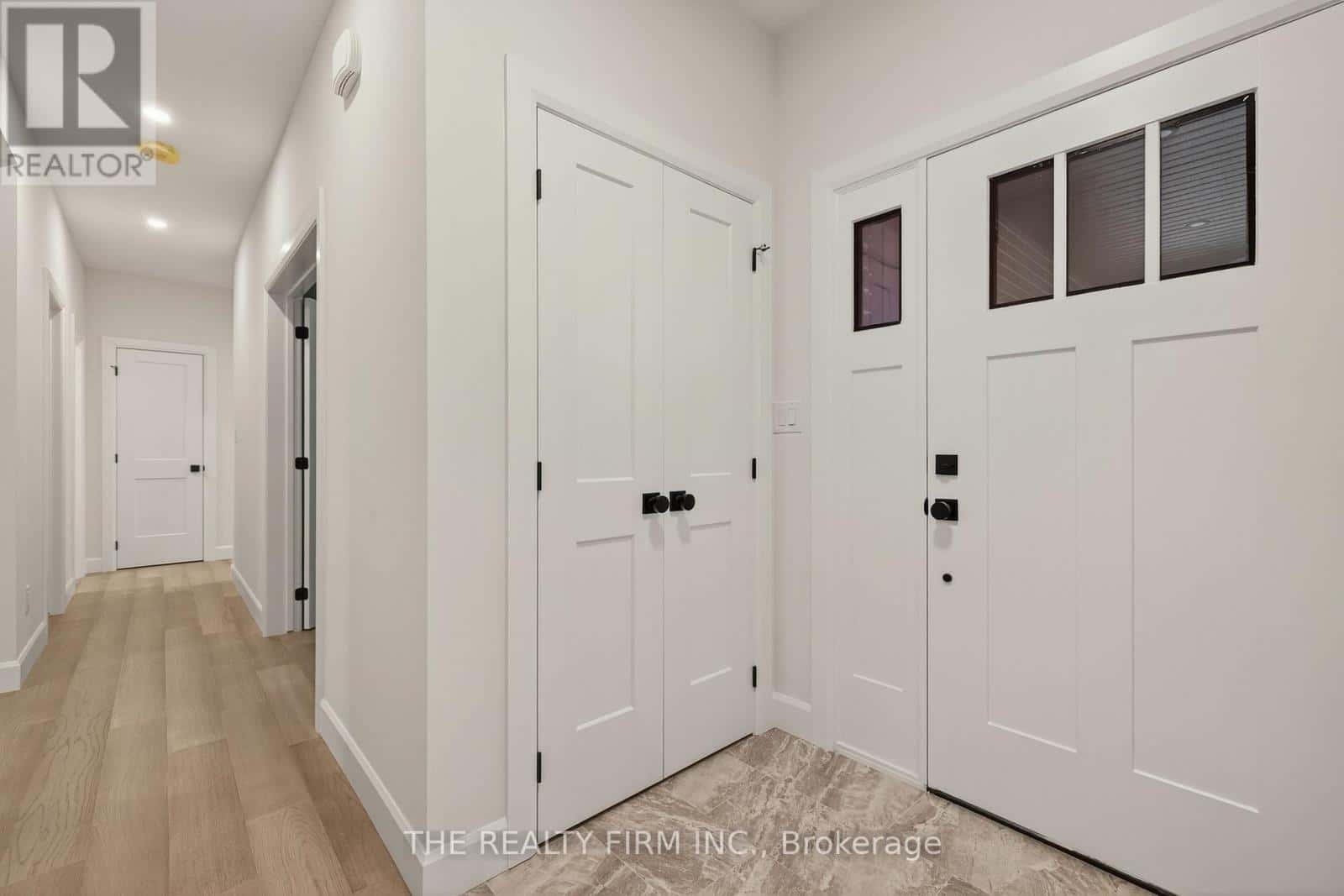 30 - 22701 ADELAIDE ROAD — Strathroy-Caradoc (Mount Brydges), Ontario - Photo 4 of 49