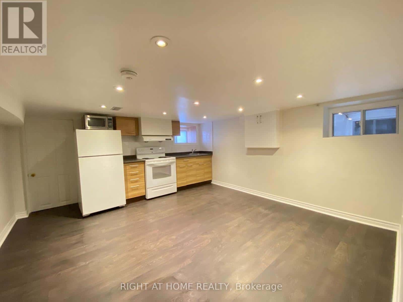 1365 Lansdowne Avenue Lower