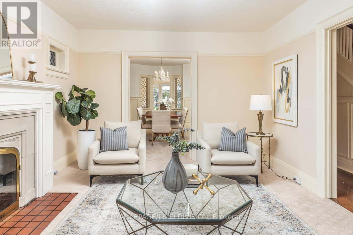 193 GLENVIEW AVENUE — Toronto (Lawrence Park South), Ontario - Photo 5 of 38