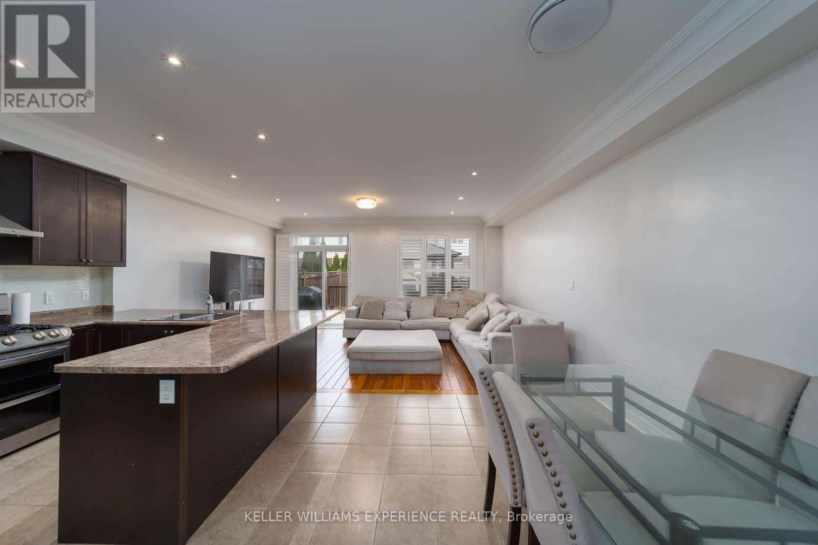 6 WEAVER TERRACE — New Tecumseth (Tottenham), Ontario - Photo 4 of 28