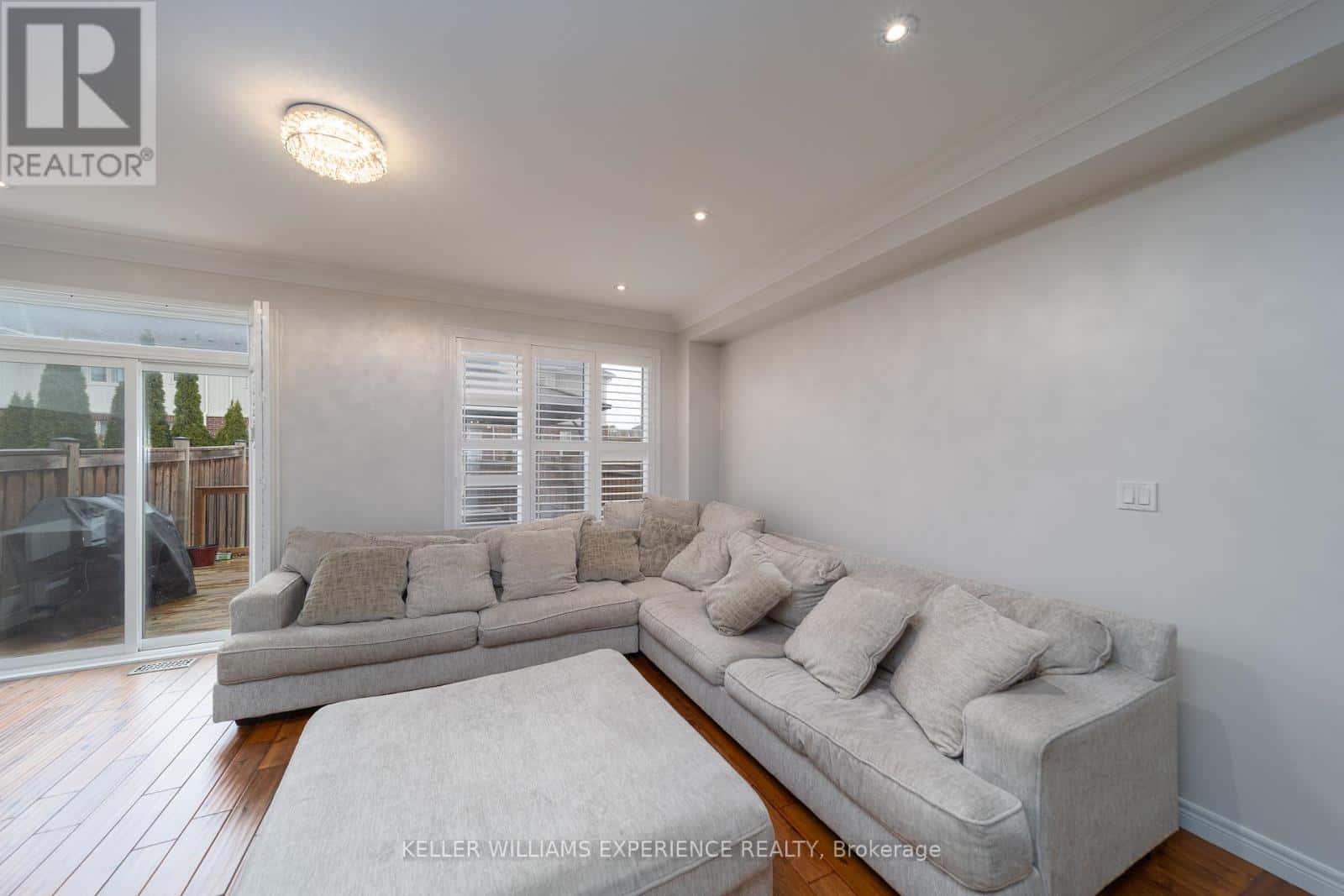 6 WEAVER TERRACE — New Tecumseth (Tottenham), Ontario - Photo 5 of 28