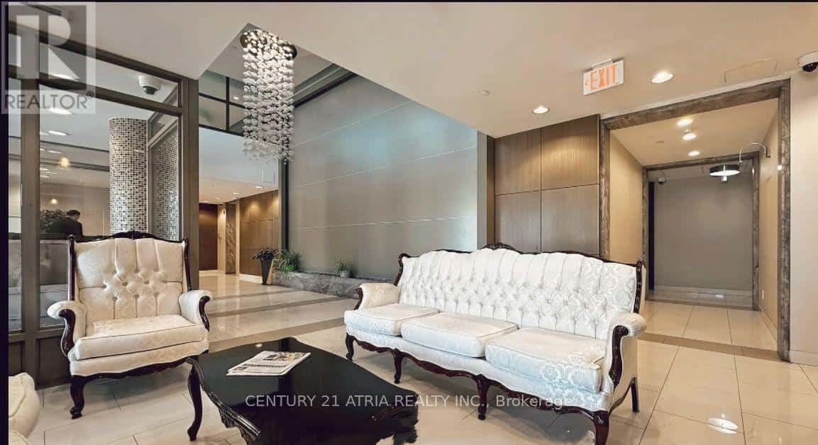 310 - 75 NORMAN BETHUNE AVENUE — Richmond Hill (Beaver Creek Business Park), Ontario - Photo 2 of 13