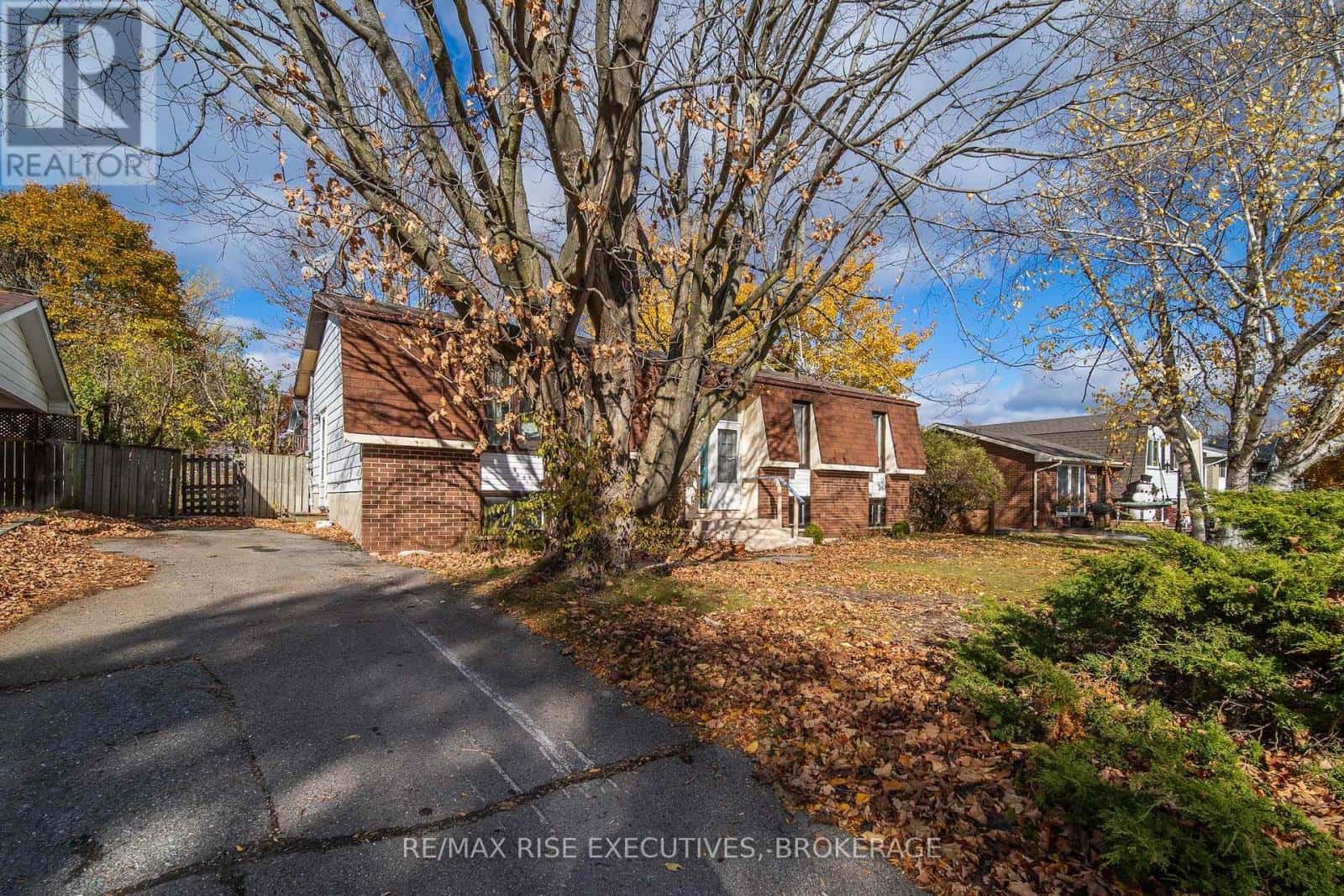 23 HUFF AVENUE — Loyalist (Amherstview), Ontario - Photo 2 of 16