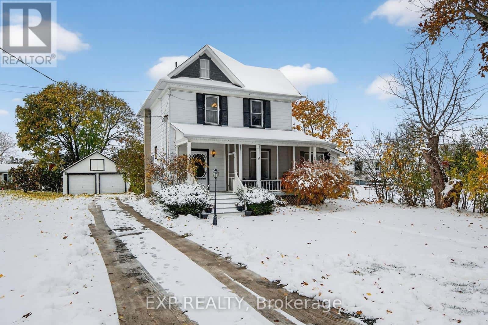 372 MAIN STREET — Prince Edward County (Wellington Ward), Ontario - Photo 2 of 36