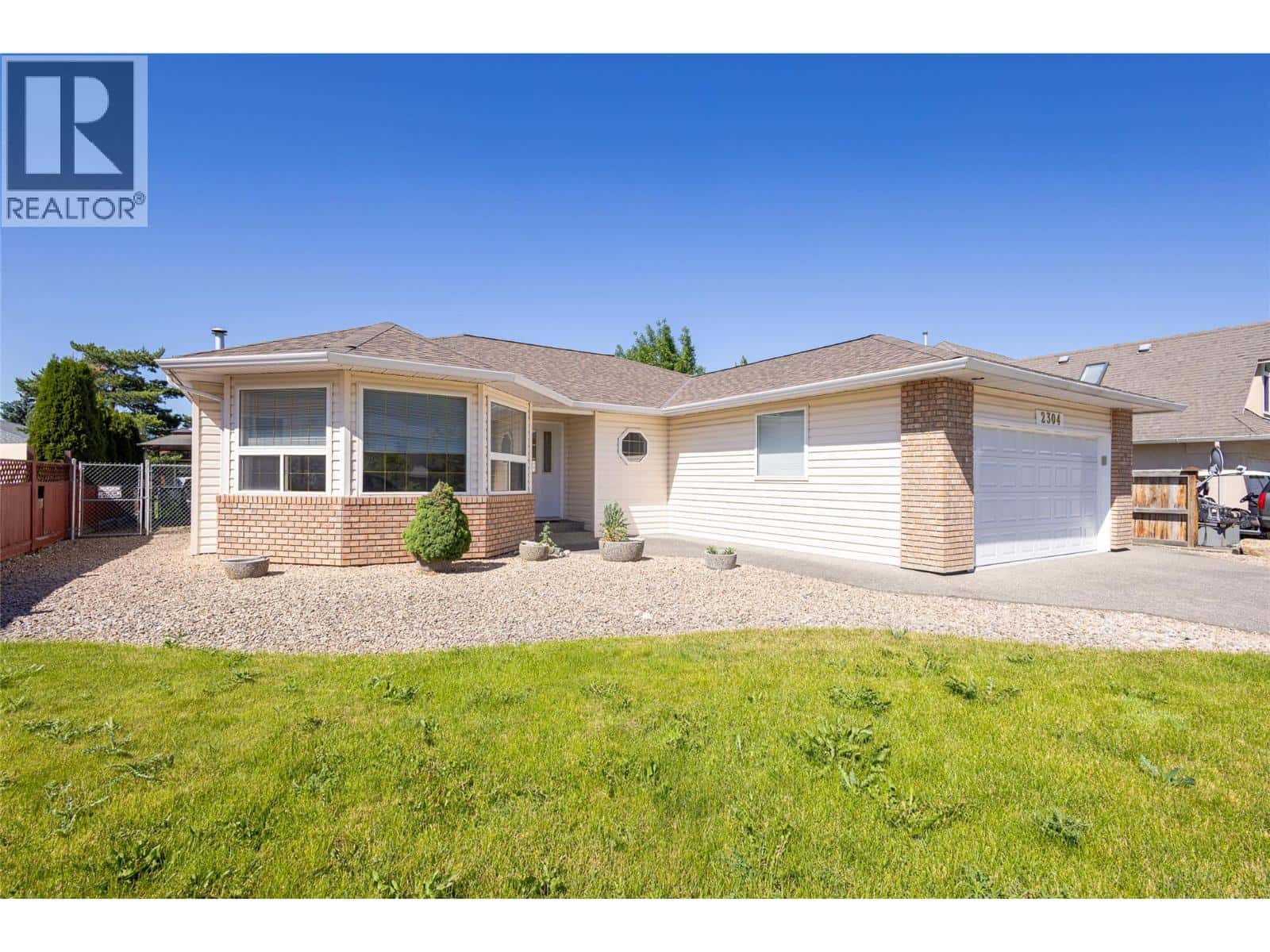 2304 Bradley Drive — Armstrong, British Columbia - Photo 4 of 45