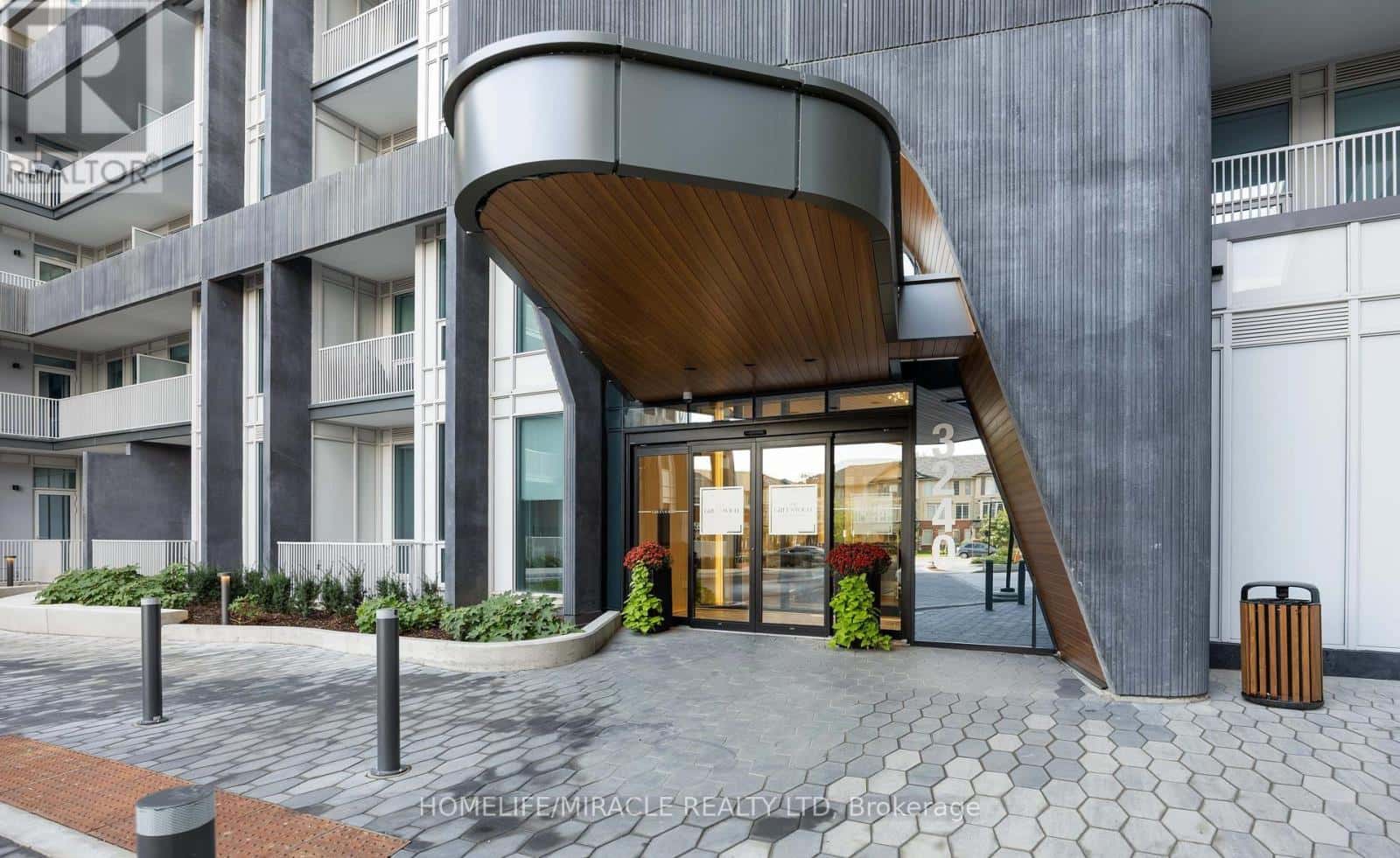 1108 - 3240 WILLIAM COLTSON AVENUE — Oakville (OA Rural Oakville), Ontario - Photo 2 of 39