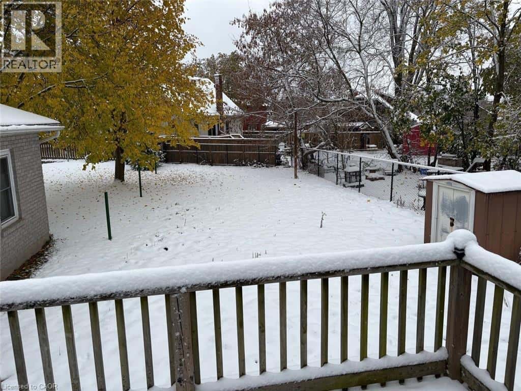 30 EASTCHESTER Avenue — St. Catharines, Ontario - Photo 4 of 21