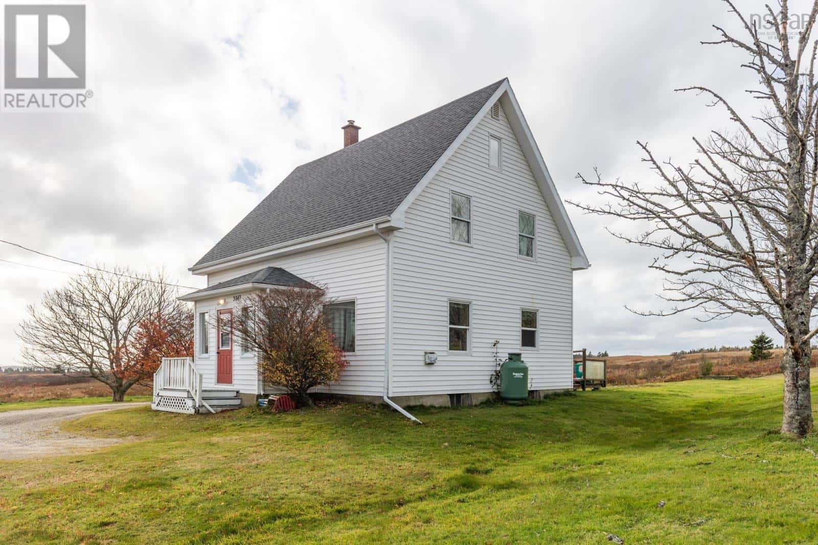 5347 Highway 1 — Salmon River, Nova Scotia - Photo 2 of 49