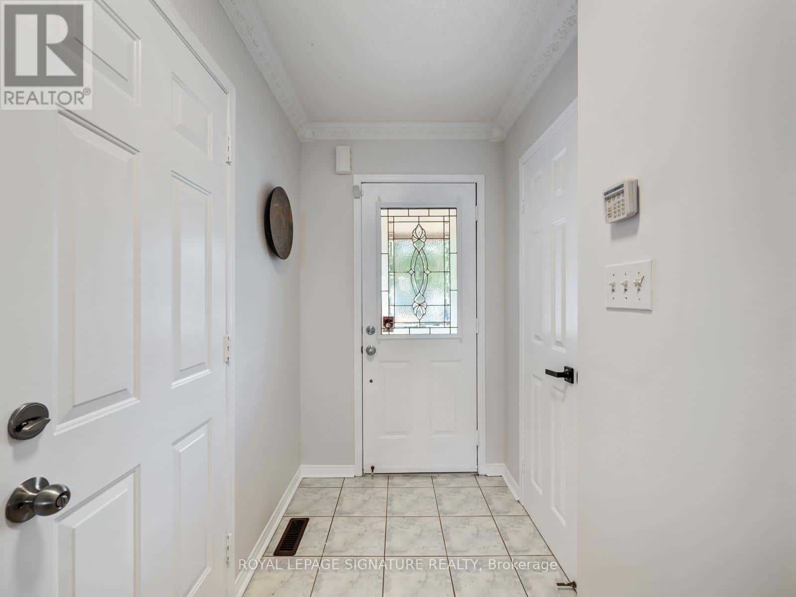 143 BONSPIEL DRIVE — Toronto (Morningside), Ontario - Photo 5 of 37