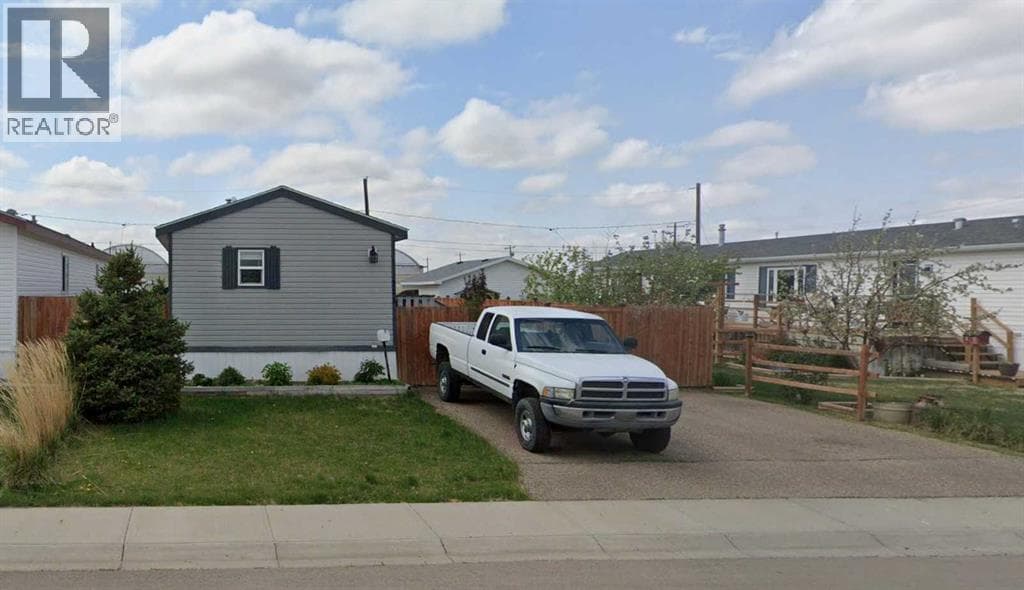 331 3 Street NW — Redcliff, Alberta - Main photo