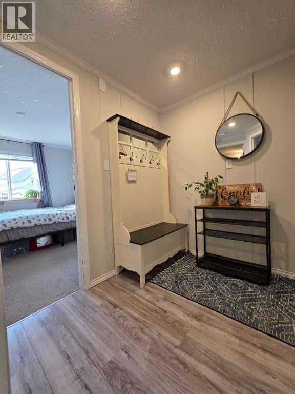 331 3 Street NW — Redcliff, Alberta - Photo 4 of 39