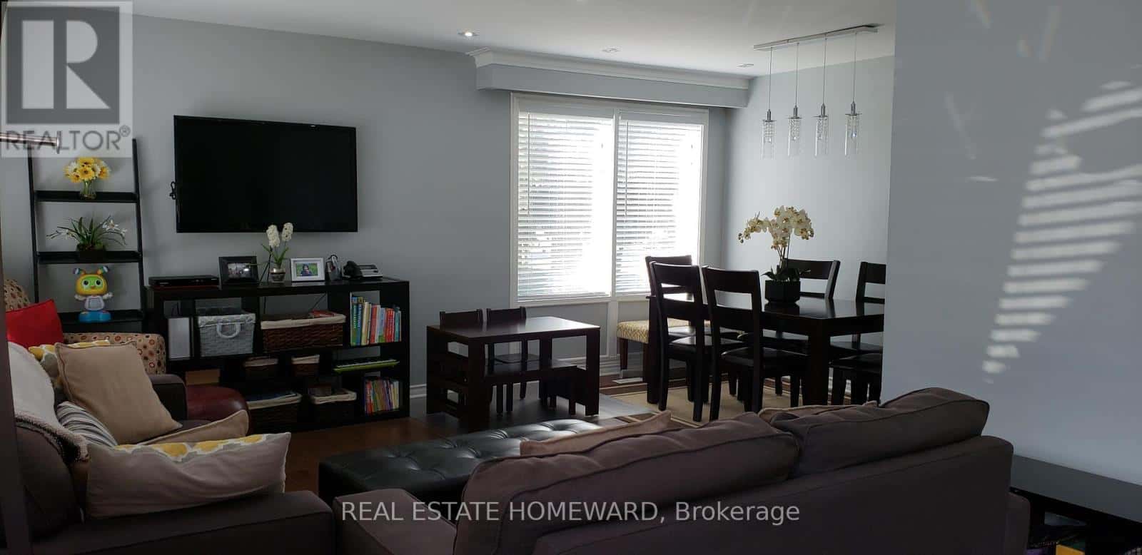 4 MOORECROFT CRESCENT — Toronto (Ionview), Ontario - Photo 4 of 31