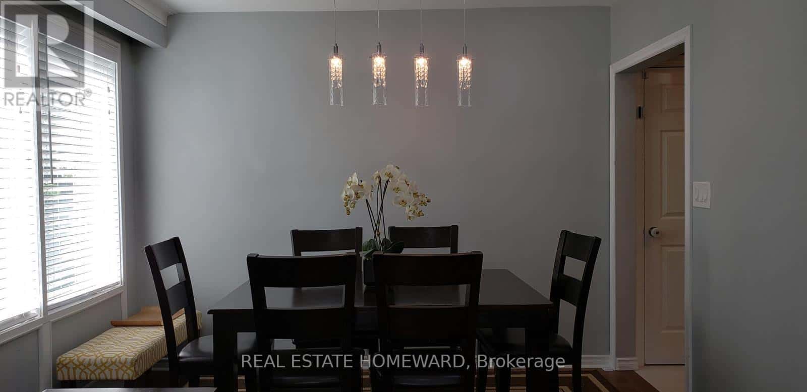 4 MOORECROFT CRESCENT — Toronto (Ionview), Ontario - Photo 5 of 31