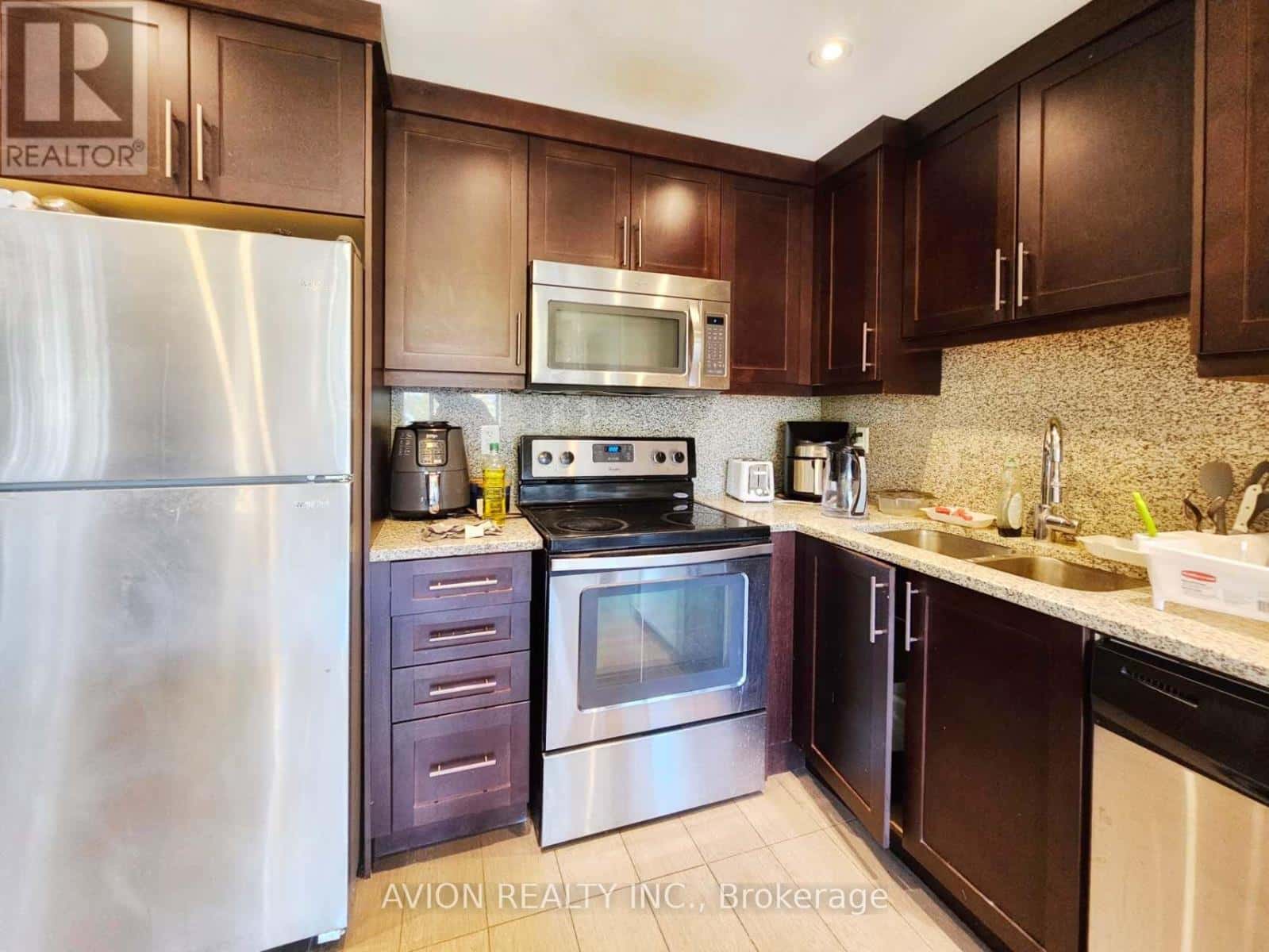 615 - 1235 RICHMOND STREET — London East (East B), Ontario - Photo 5 of 23