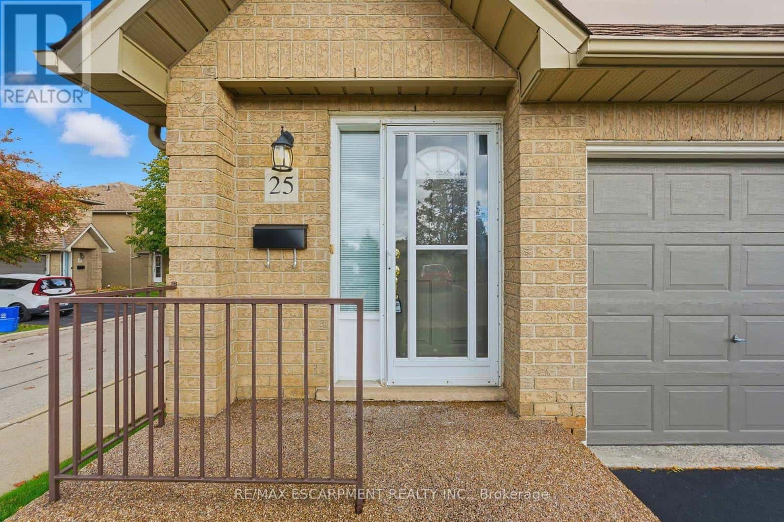 25 - 100 VINEBERG DRIVE — Hamilton (Allison), Ontario - Photo 2 of 50