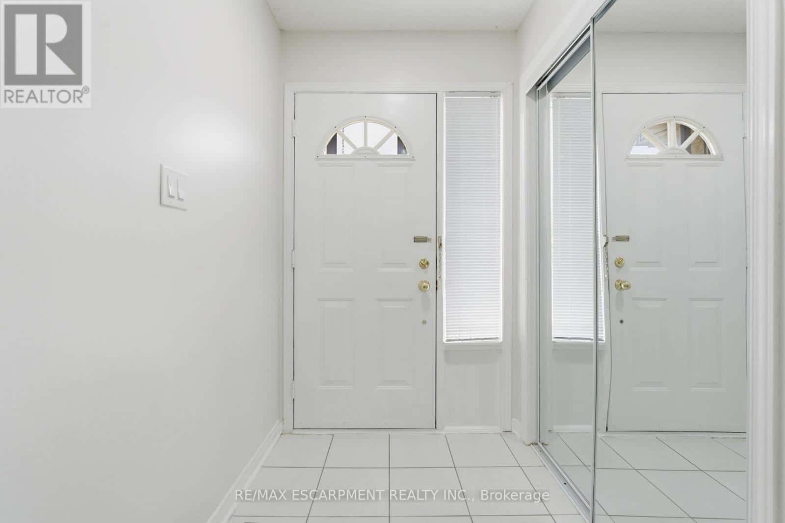 25 - 100 VINEBERG DRIVE — Hamilton (Allison), Ontario - Photo 3 of 50