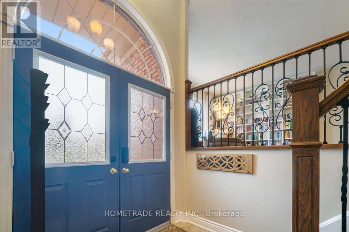 52 BLOXHAM PLACE — Barrie (Bayshore), Ontario - Photo 3 of 35