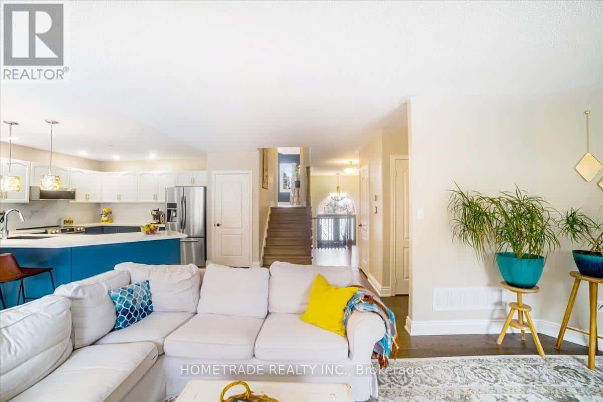 52 BLOXHAM PLACE — Barrie (Bayshore), Ontario - Photo 4 of 35