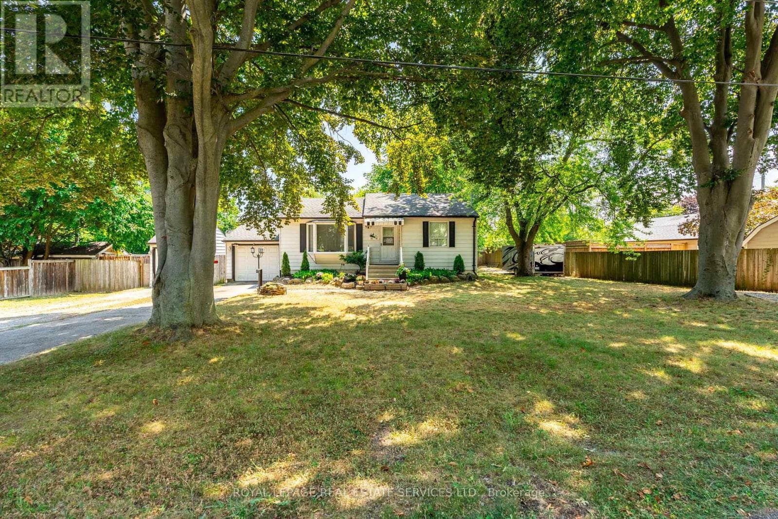 14 GERMORDA DRIVE — Oakville (CP College Park), Ontario - Main photo