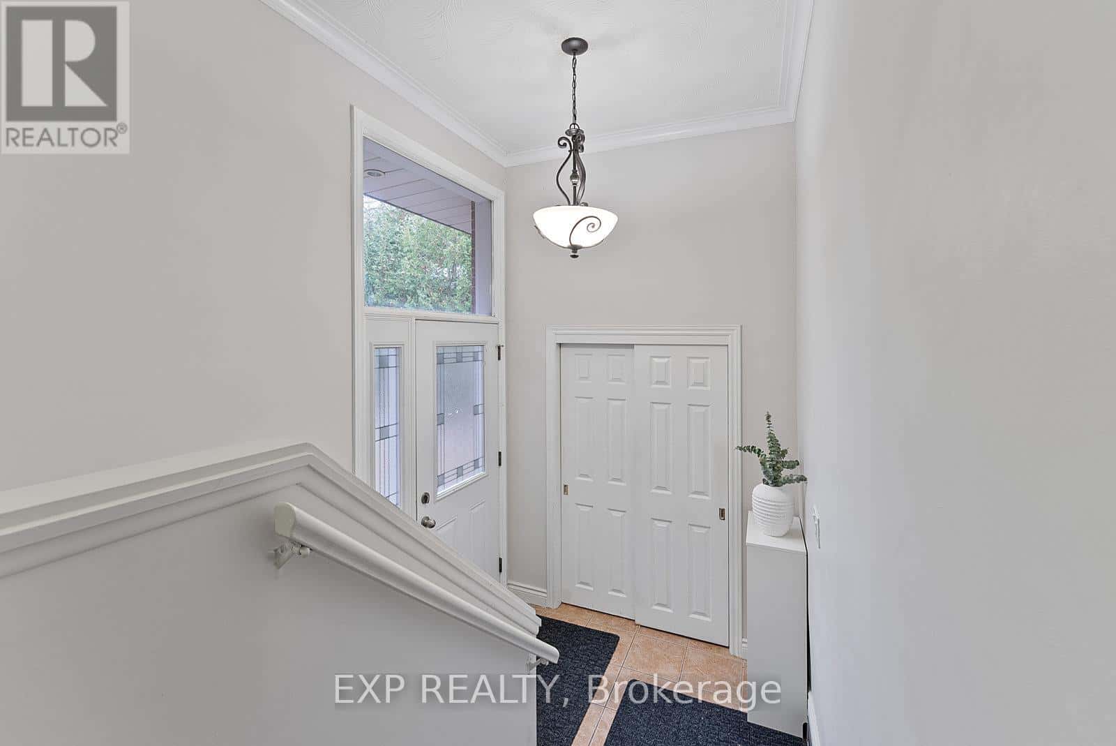 14 CAULFIELD ROAD — Toronto (Elms-Old Rexdale), Ontario - Photo 3 of 46