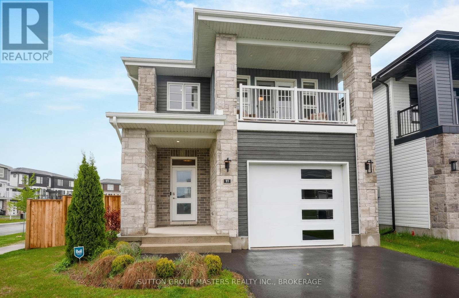 11 WALDEN POND DRIVE — Loyalist (Amherstview), Ontario - Main photo