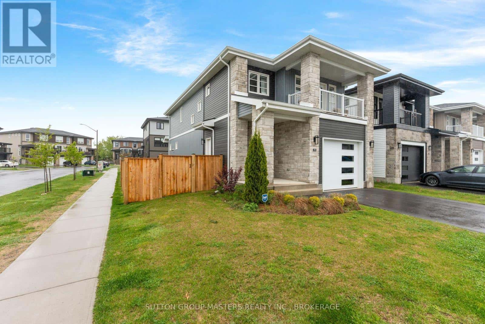 11 WALDEN POND DRIVE — Loyalist (Amherstview), Ontario - Photo 2 of 39