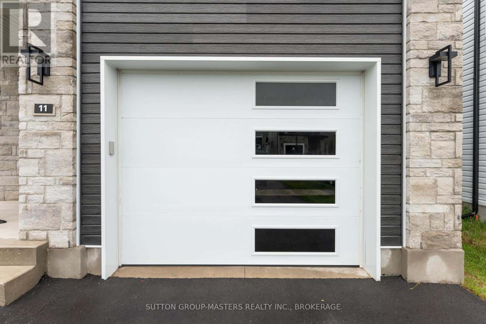 11 WALDEN POND DRIVE — Loyalist (Amherstview), Ontario - Photo 3 of 39