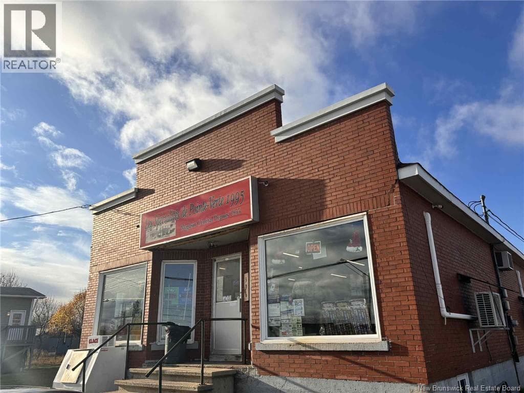 396 Principale — Pointe-Verte, New Brunswick - Main photo