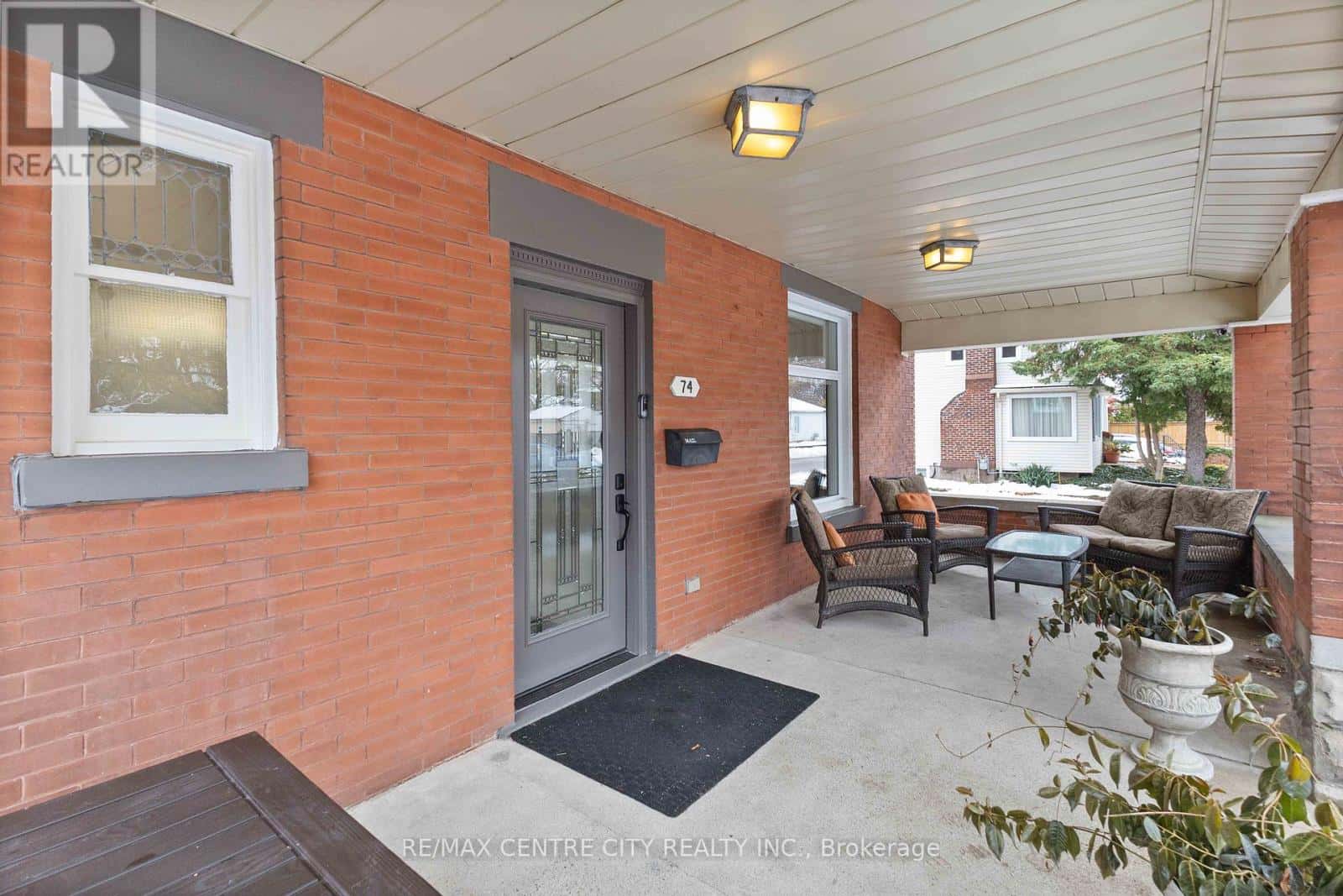 74 DOULTON STREET — London East (East N), Ontario - Photo 3 of 47