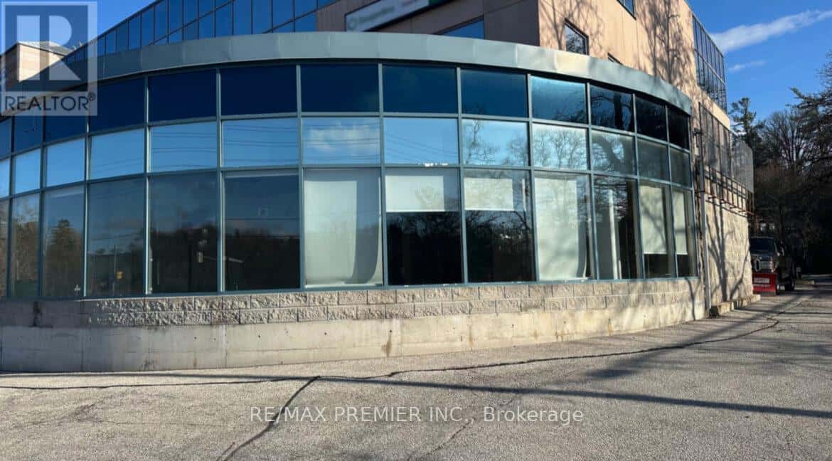 105 - 8077 ISLINGTON AVENUE — Vaughan (East Woodbridge), Ontario - Photo 4 of 4