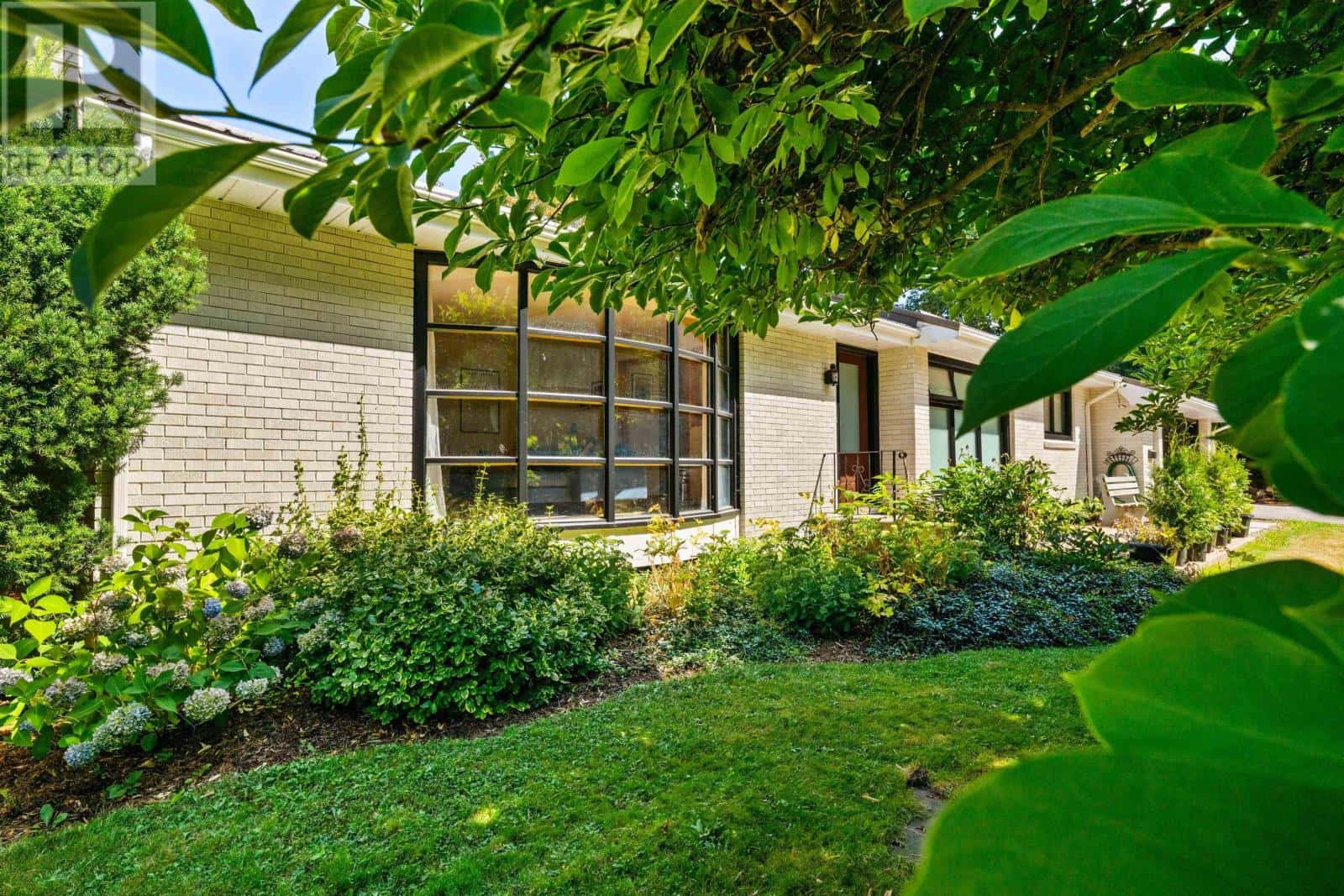 9 Sherwood Drive — Wolfville, Nova Scotia - Photo 4 of 45