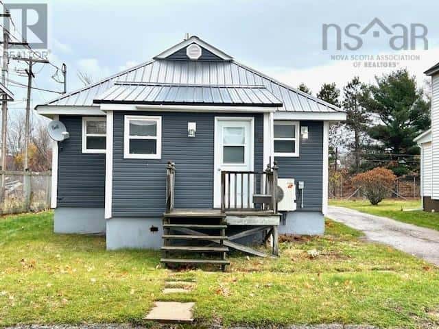 60 Riverside Avenue — Bible Hill, Nova Scotia - Photo 2 of 24