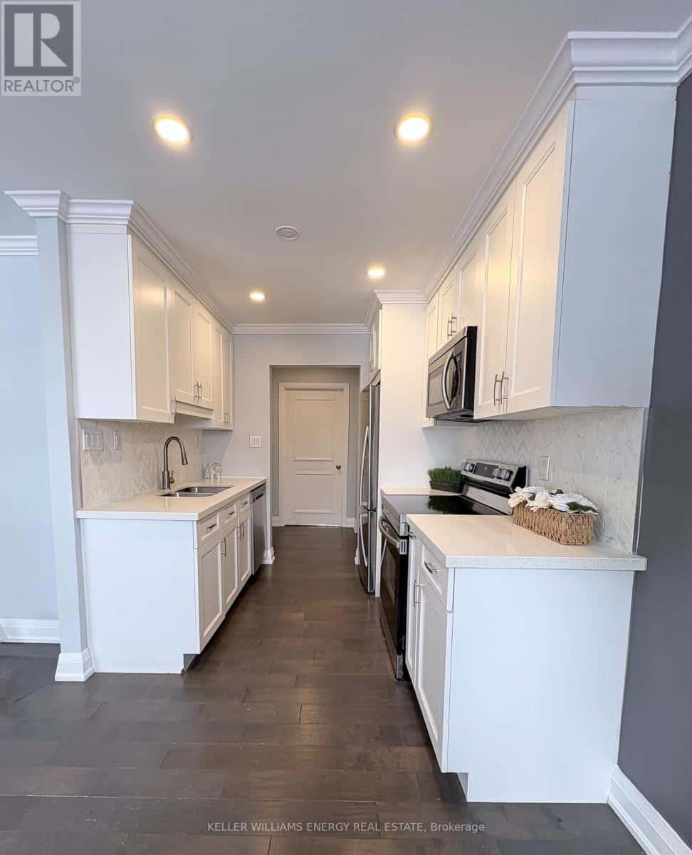 1 - 540 MARY STREET E — Whitby (Downtown Whitby), Ontario - Photo 3 of 22