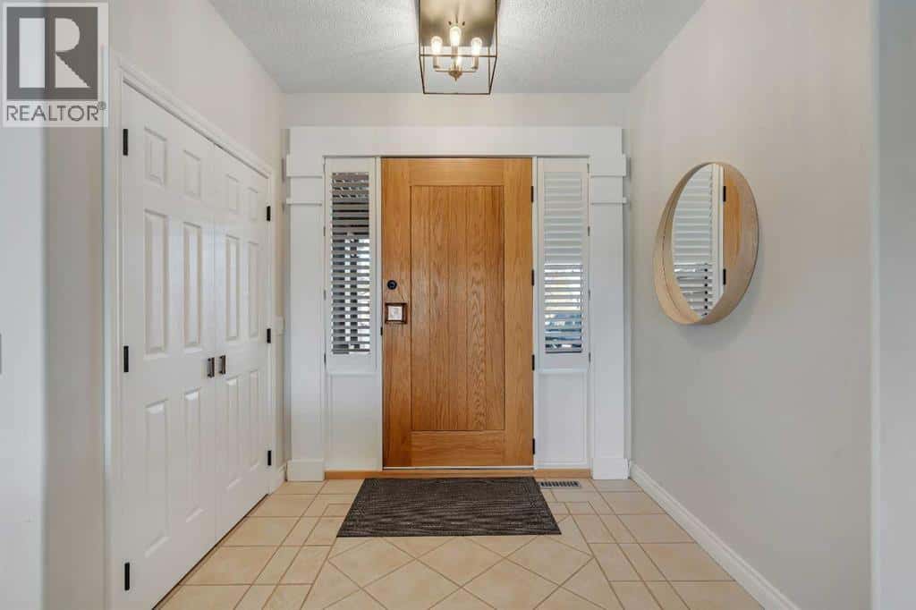 43 Summit Pointe Drive — Heritage Pointe, Alberta - Photo 3 of 38