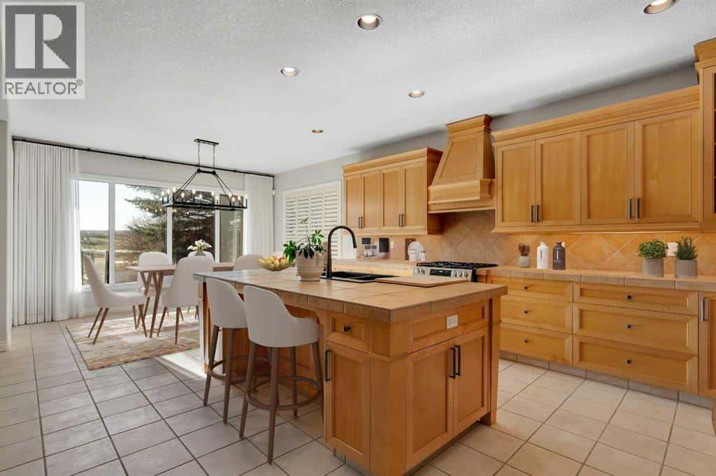 43 Summit Pointe Drive — Heritage Pointe, Alberta - Photo 4 of 38