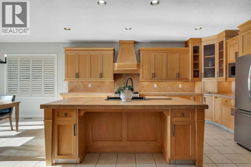 43 Summit Pointe Drive — Heritage Pointe, Alberta - Photo 5 of 38