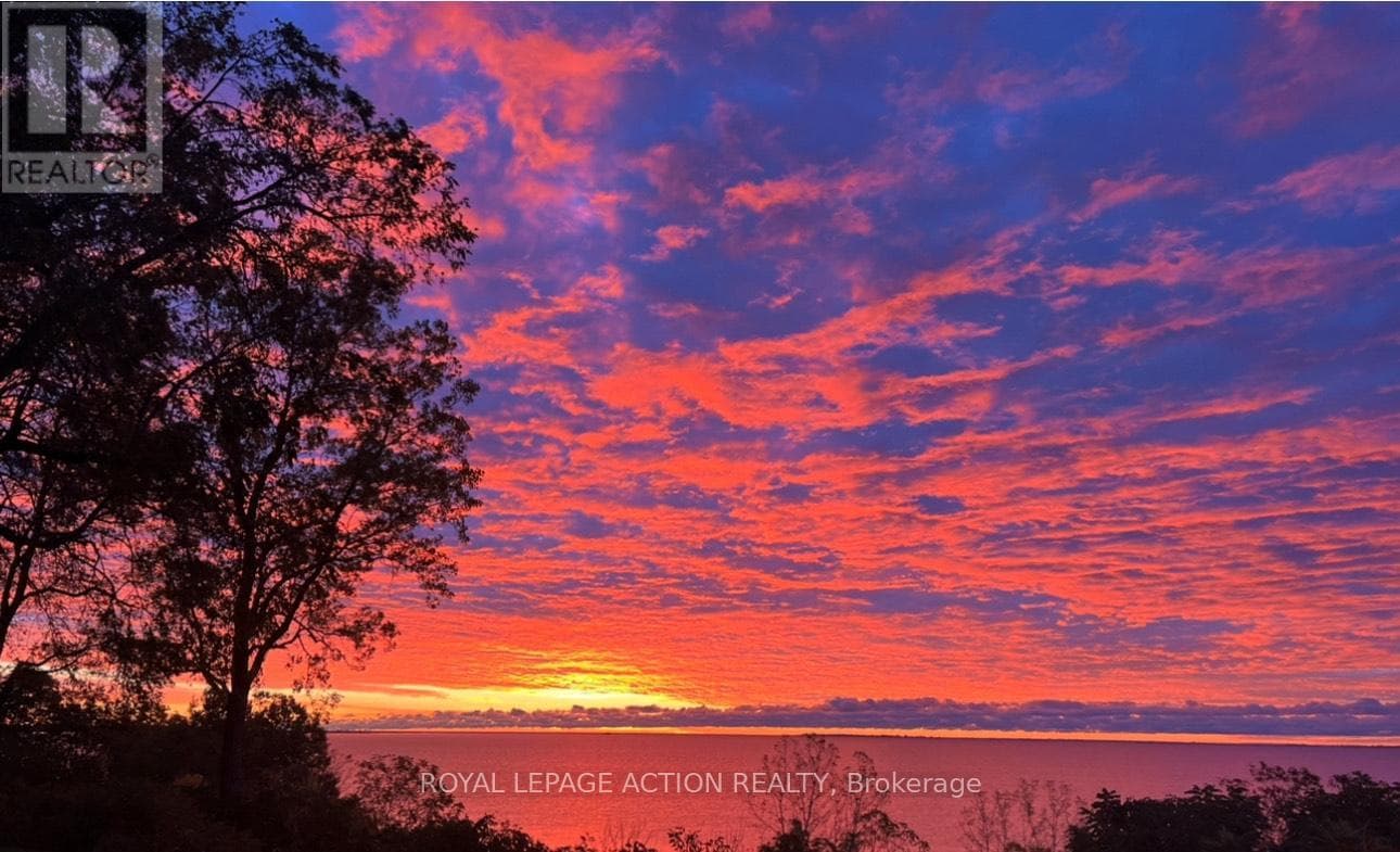 13 BLACK WALNUT DRIVE — Norfolk, Ontario - Main photo