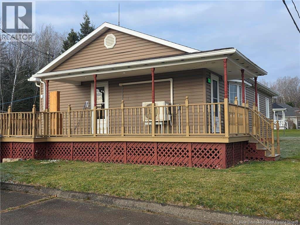 106 West River Rd. — Grand Falls, New Brunswick - Photo 5 of 48