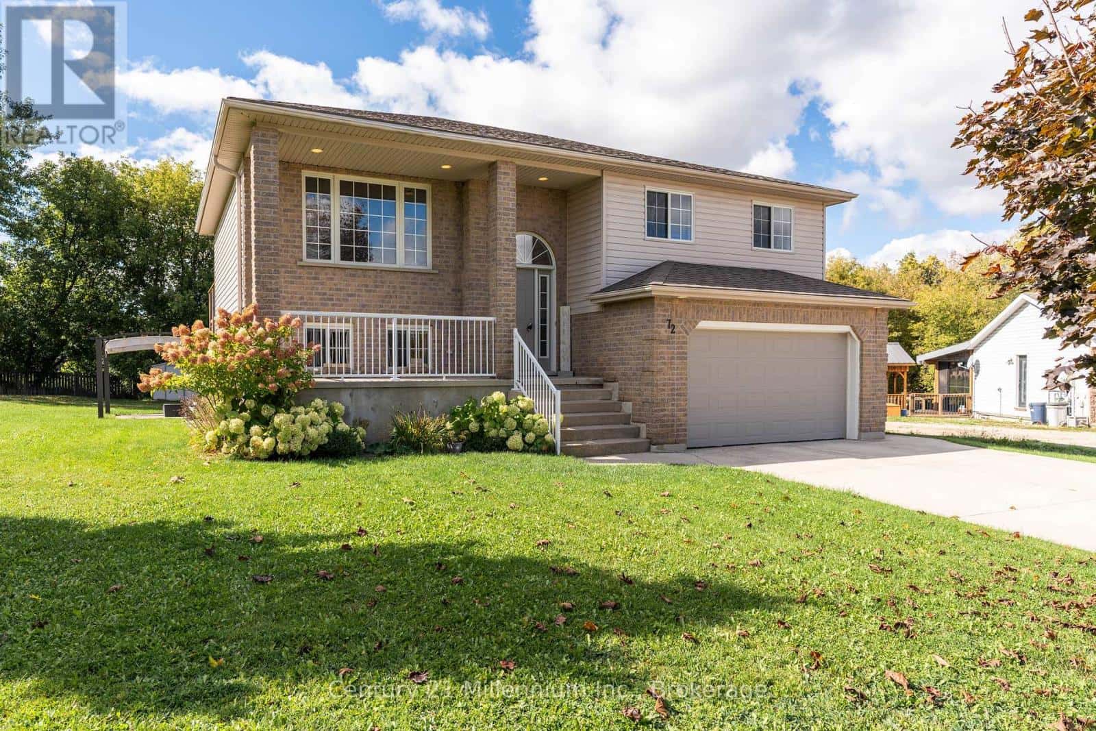 72 JANE STREET — Chatsworth, Ontario - Photo 2 of 42