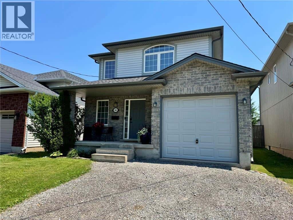 160 WALLACE Avenue S — Welland, Ontario - Photo 2 of 34