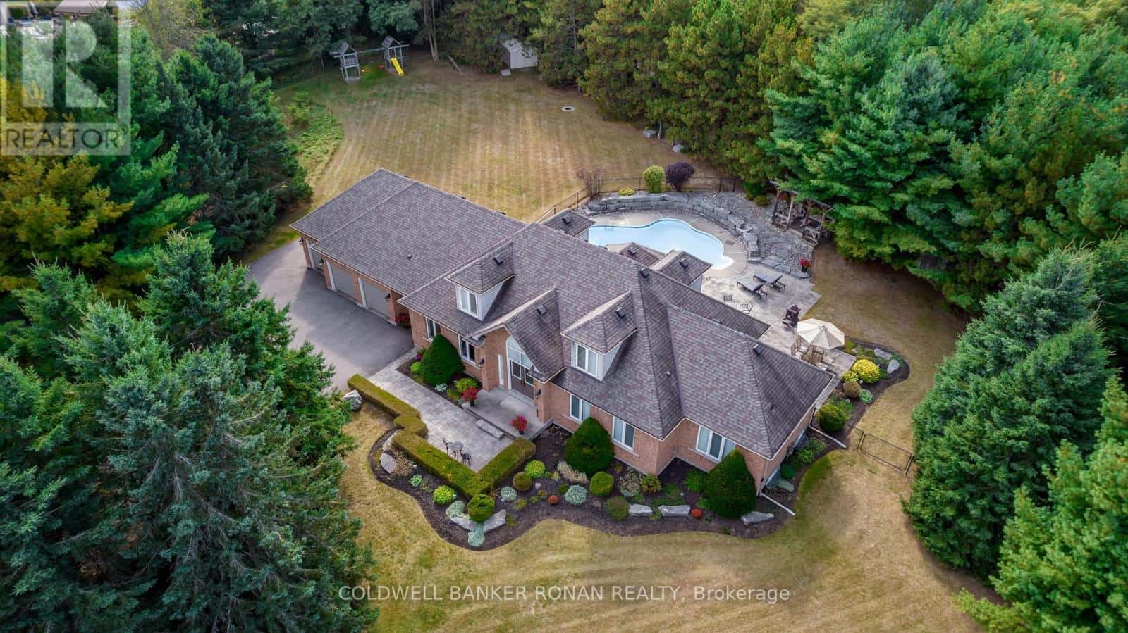 16 INDIANA DRIVE — Caledon (Palgrave), Ontario - Photo 3 of 48